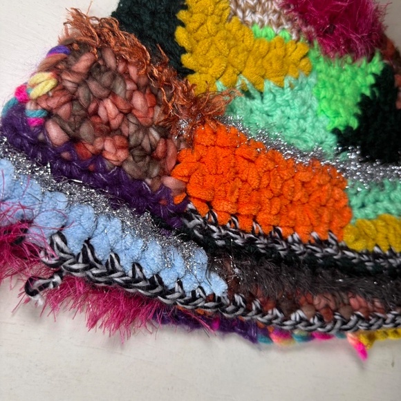 Colorful knitted patchwork beanie - Picture 2 of 2